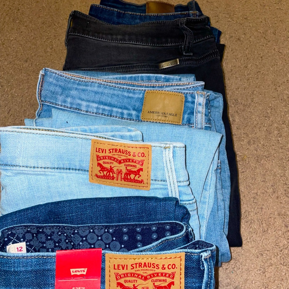 Women’s Levi Jeans, Maurice’s Jeans, and American Eagle (AE) jeans!